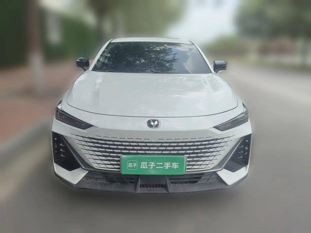 CHANGAN UNI-V iDD 2023 Zhidian iDD 1.5T 113km Smart & Fun Version (Rapid Edition) — миниатюра 2