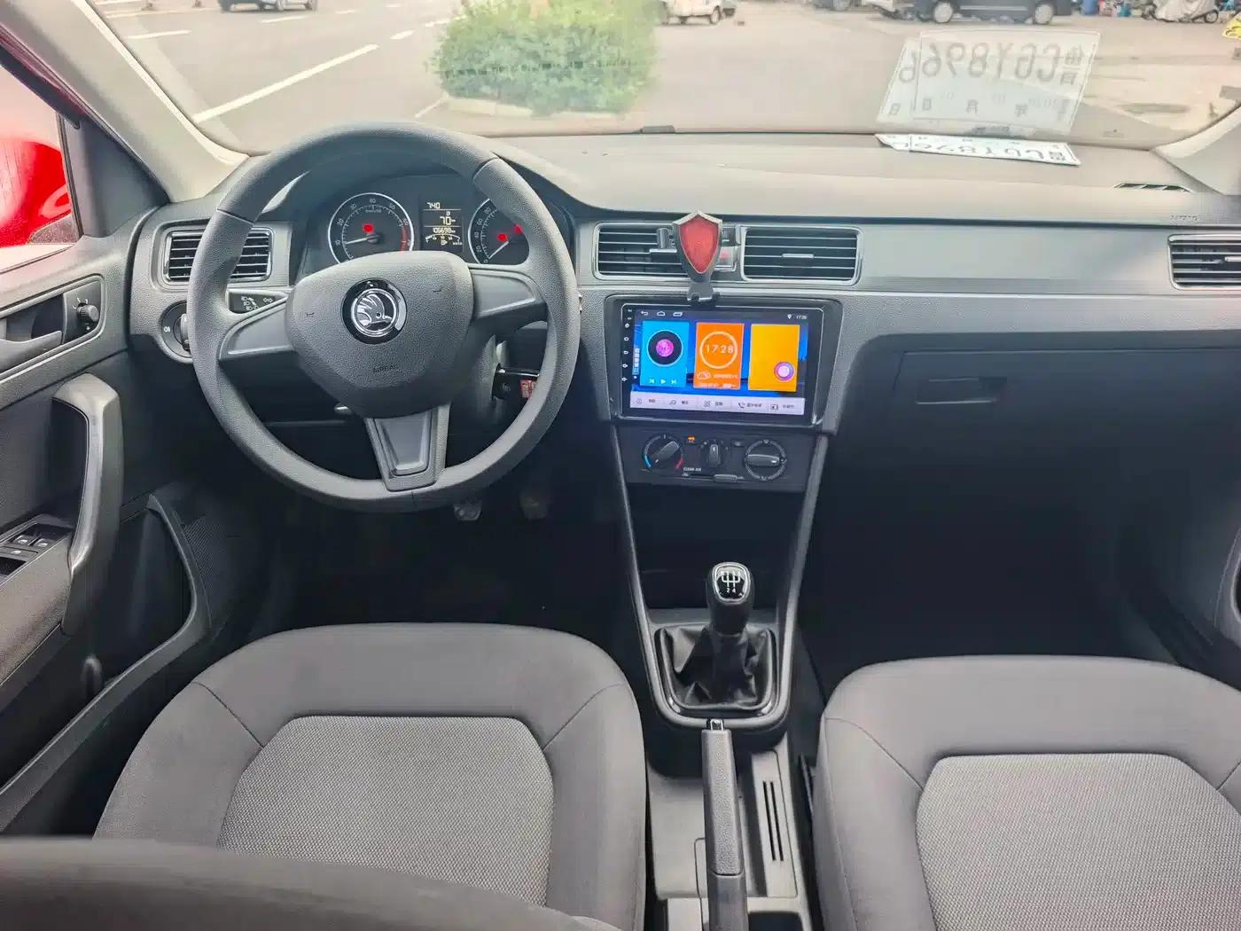 Rapid Spaceback 2016 Facelift 1.6L Manual Forward Edition — миниатюра 7