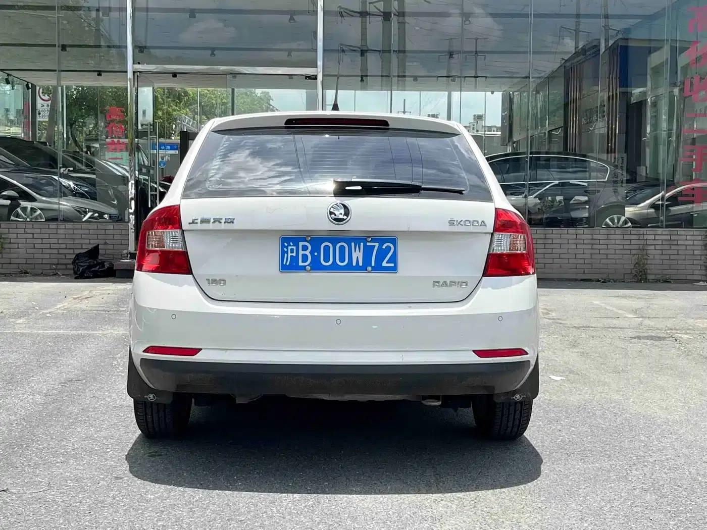 Rapid Spaceback 2016 Facelift 1.6L Automatic Comfortline — миниатюра 4