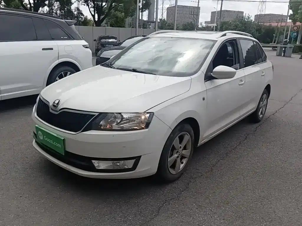 Rapid Spaceback 2016 Facelift 1.6L Automatic Comfortline — миниатюра 1