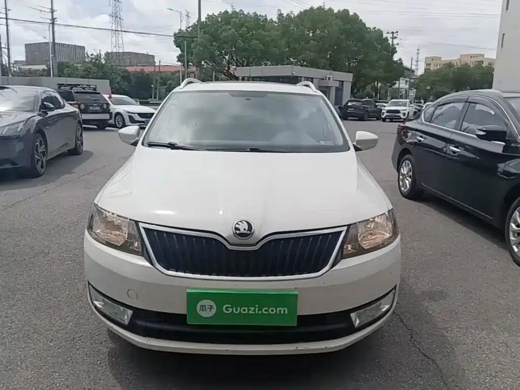 Rapid Spaceback 2016 Facelift 1.6L Automatic Comfortline — миниатюра 3