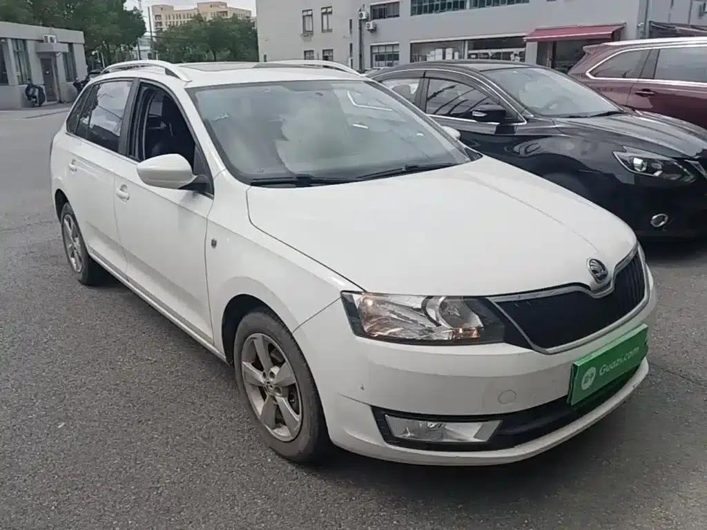 Rapid Spaceback 2016 Facelift 1.6L Automatic Comfortline — миниатюра 4