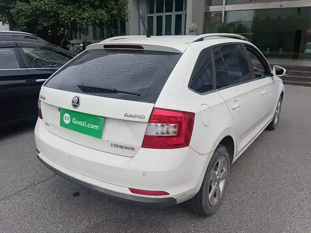 Rapid Spaceback 2016 Facelift 1.6L Automatic Comfortline — миниатюра 7