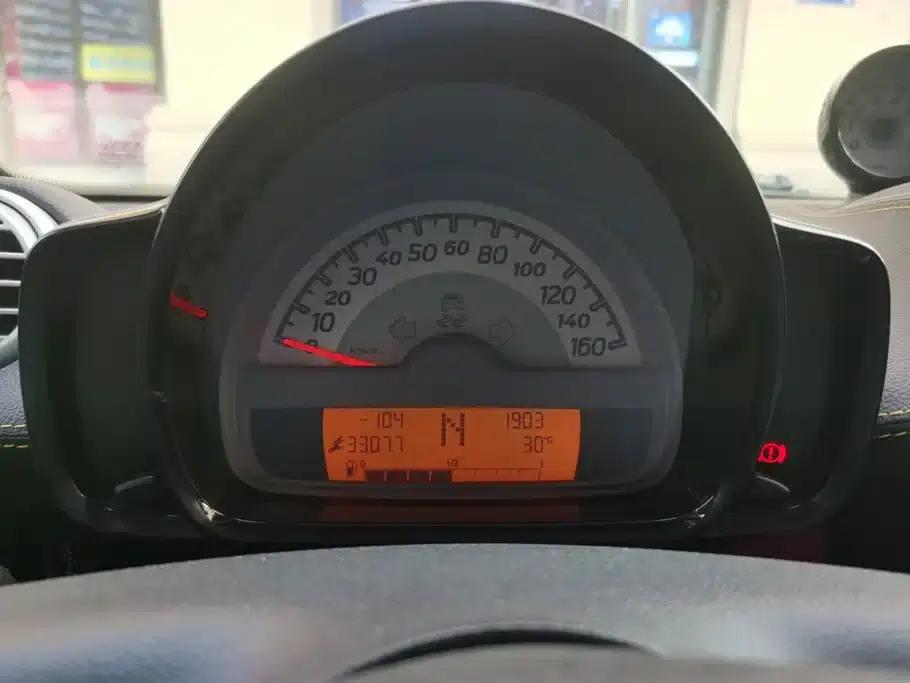 2013 smart fortwo 1.0T hardtop city adventurer special edition — миниатюра 14