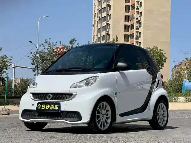2013 smart fortwo 1.0T hardtop ice-cool special edition