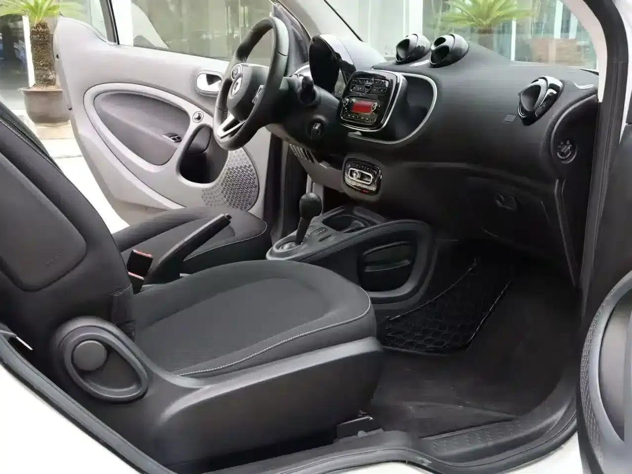2015 Smart Fortwo 1.0L 52kW Hardtop Passion Edition — миниатюра 4