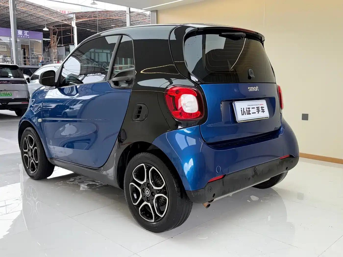 2019 Smart Fortwo 0.9T 66kW Hardtop Wind Power Edition (China VI Emission Standard) — миниатюра 18
