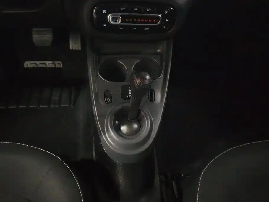 2015 Smart Fortwo 1.0L 52kW Hardtop Passion Edition — миниатюра 16