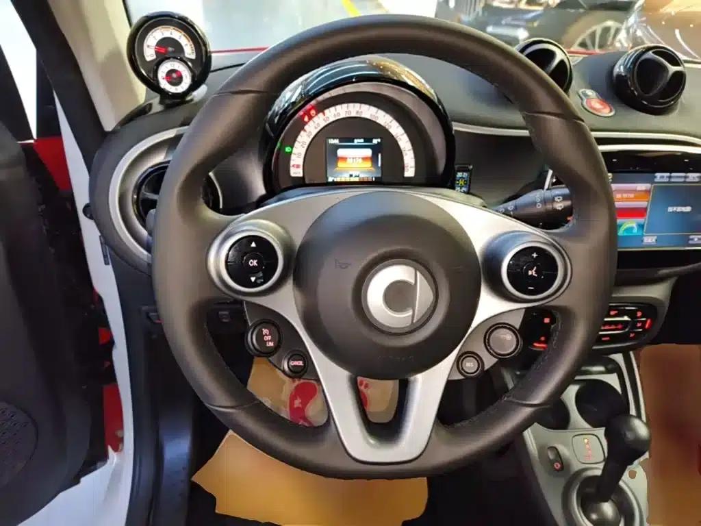 2016 Smart Fortwo 0.9T 66kW Hardtop Pioneer Edition — миниатюра 11