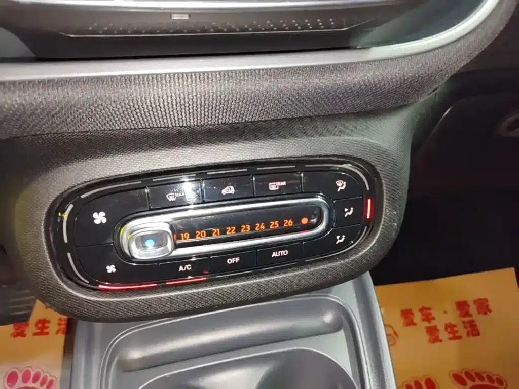 2016 Smart Fortwo 0.9T 66kW Hardtop Pioneer Edition — миниатюра 13