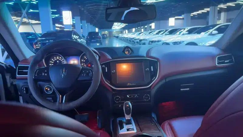 2014 Ghibli 3.0T Standard Edition — миниатюра 7