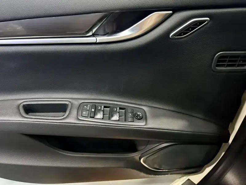 2021 Ghibli 2.0T Edge Edition — миниатюра 14