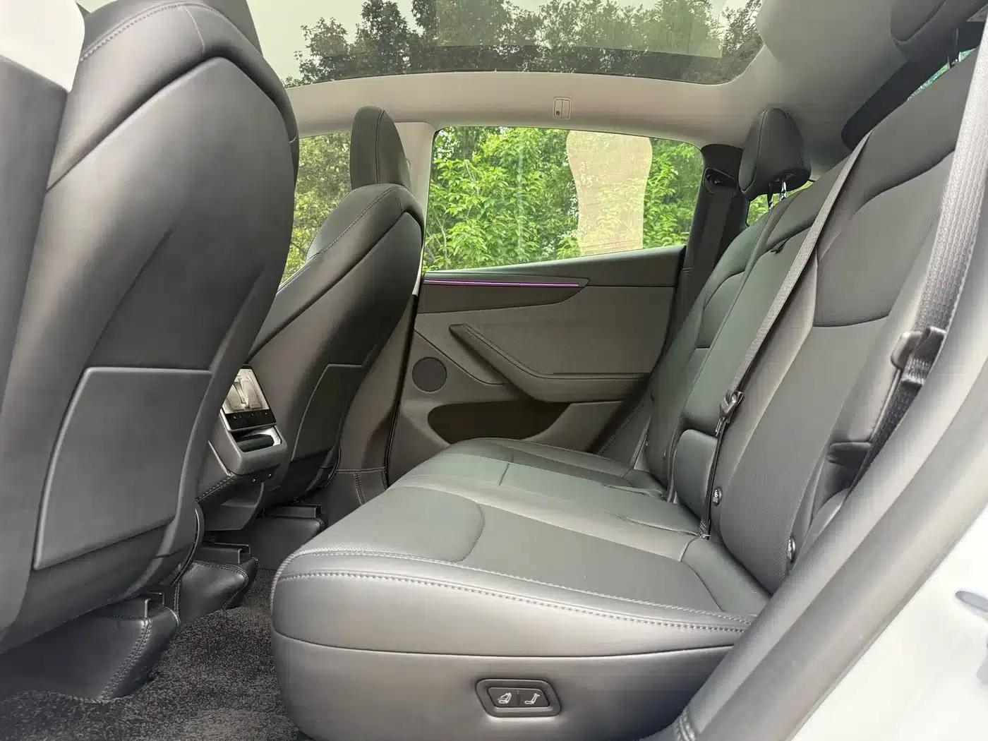 Model Y 2025 Rear-Wheel Drive — миниатюра 12