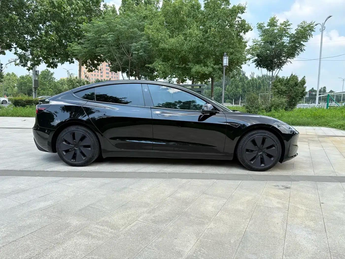 Model 3 2023 Rear-Wheel Drive — миниатюра 4