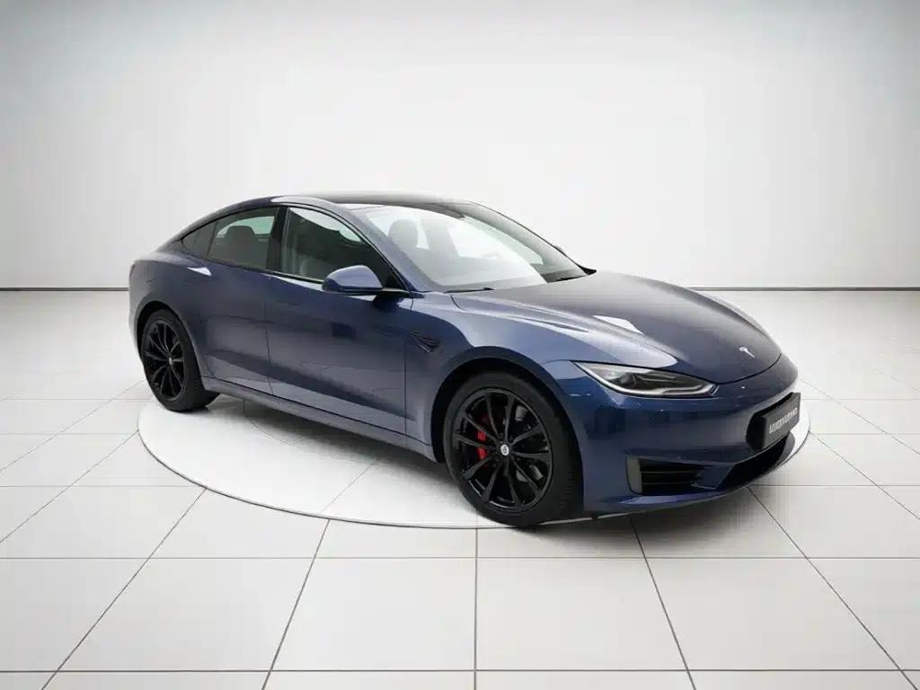 Model 3 2023 Long Range All-Wheel Drive — миниатюра 3