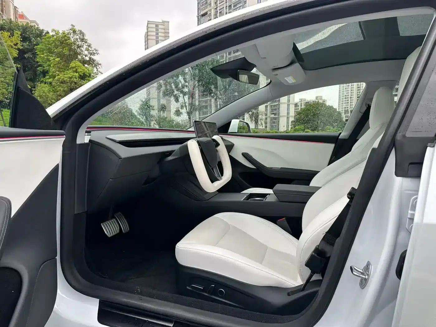 Model 3 2025 Rear-Wheel Drive — миниатюра 4