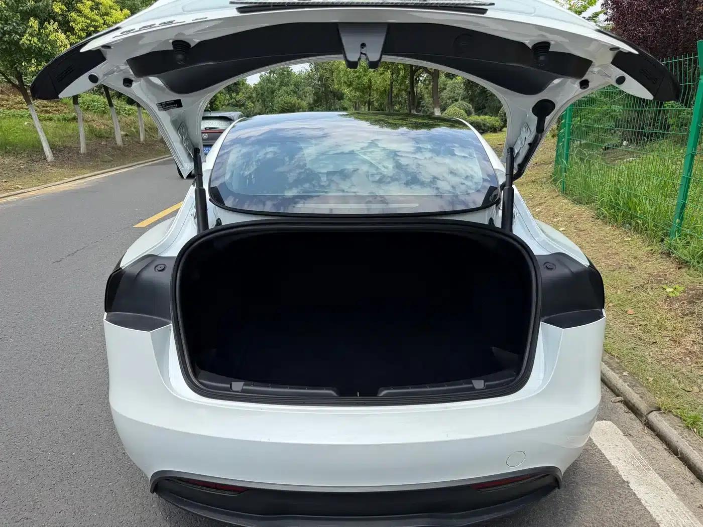 Model 3 2025 Rear-Wheel Drive — миниатюра 13