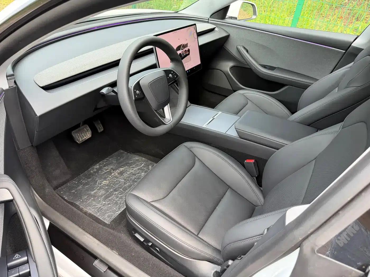 Model 3 2025 Rear-Wheel Drive — миниатюра 3