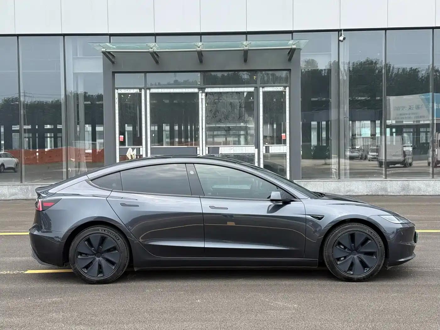 Model 3 2023 Rear-Wheel Drive — миниатюра 5