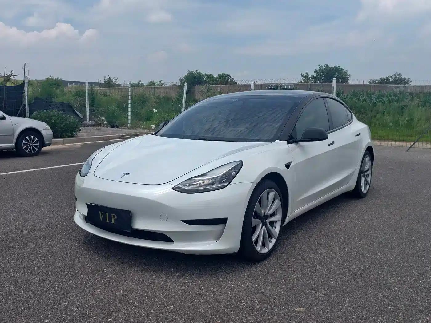 Model 3 2019 Standard Range Rear-Wheel Drive Upgrade — миниатюра 1
