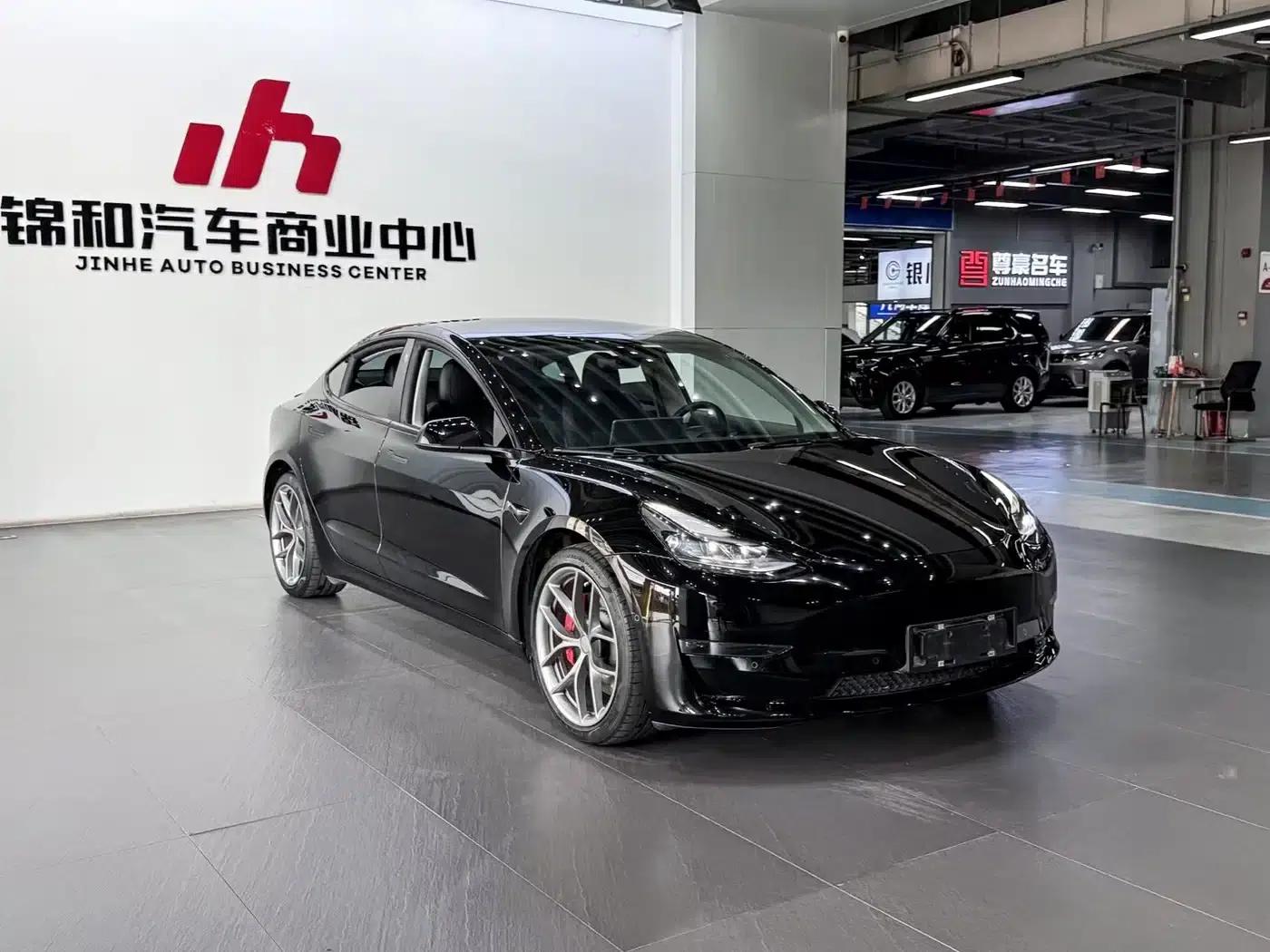 Model 3 2022 Performance All-Wheel Drive — миниатюра 3