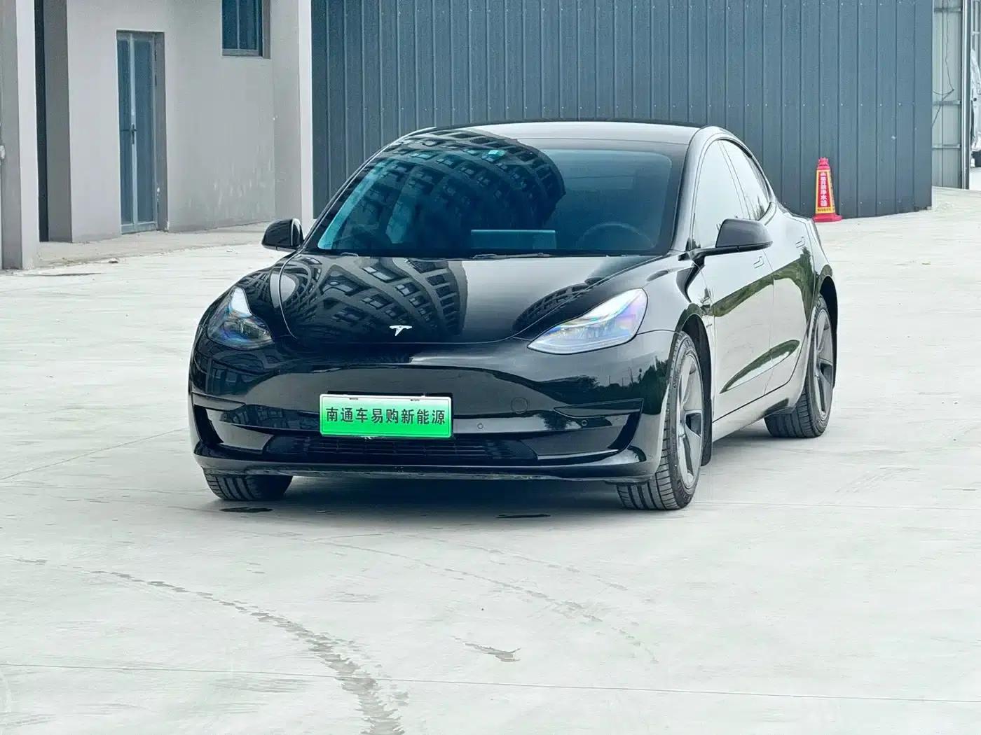 Model 3 2022 Rear-Wheel Drive — миниатюра 1