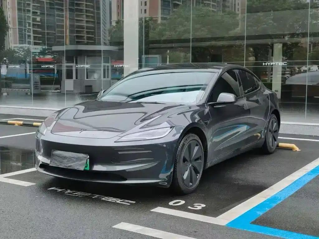 Model 3 2023 Rear-Wheel Drive — миниатюра 1