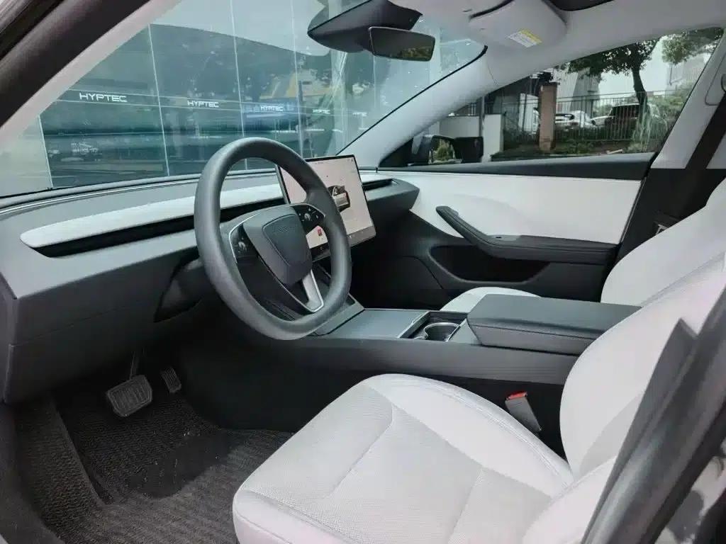 Model 3 2023 Rear-Wheel Drive — миниатюра 4