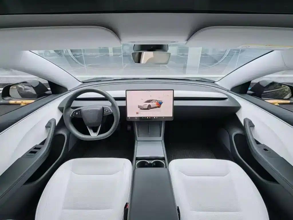 Model 3 2023 Rear-Wheel Drive — миниатюра 5