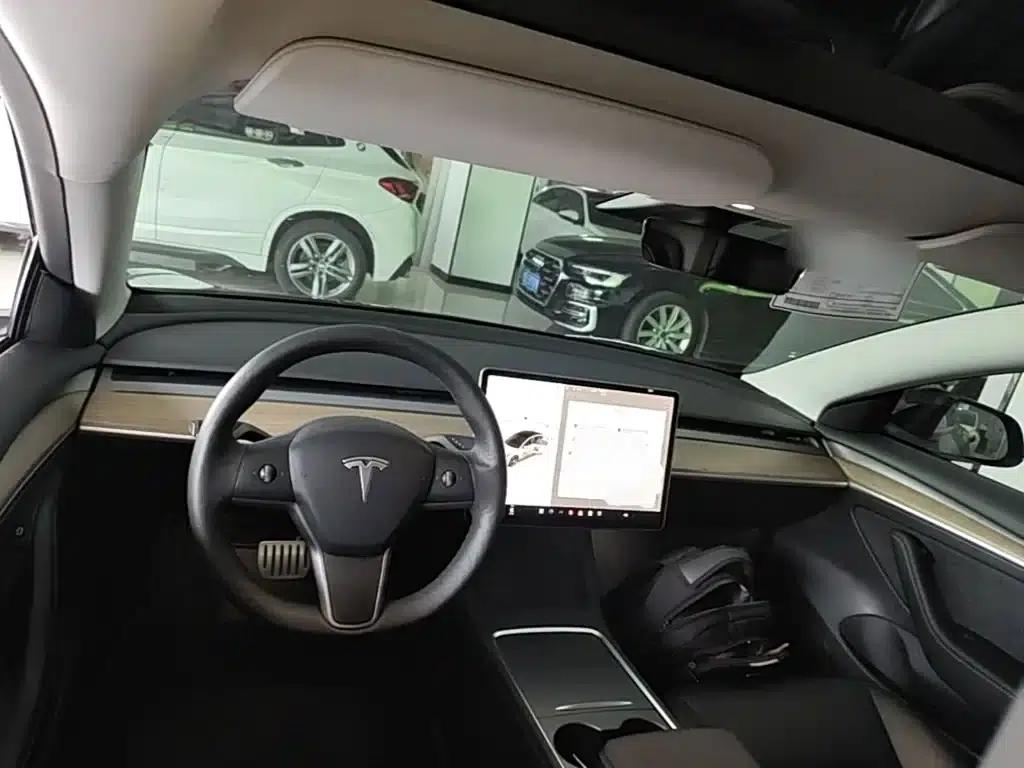 Model 3 2022 Performance All-Wheel Drive — миниатюра 10