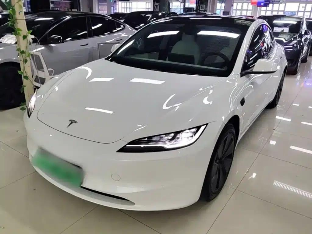 Model 3 2023 Rear-Wheel Drive — миниатюра 2