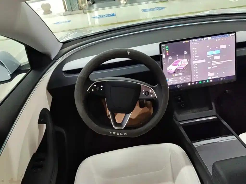 Model 3 2023 Rear-Wheel Drive — миниатюра 11
