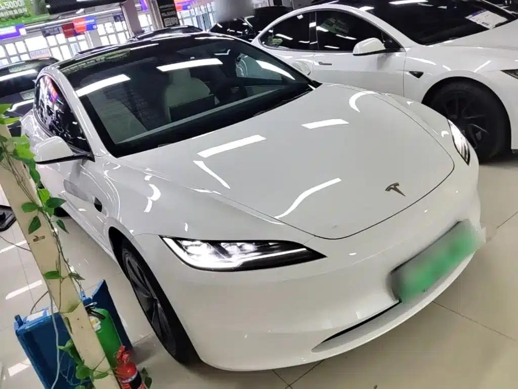Model 3 2023 Rear-Wheel Drive — миниатюра 4