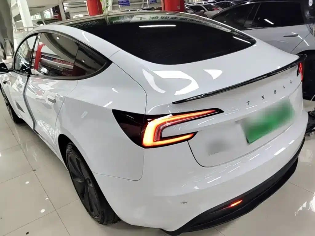 Model 3 2023 Rear-Wheel Drive — миниатюра 5