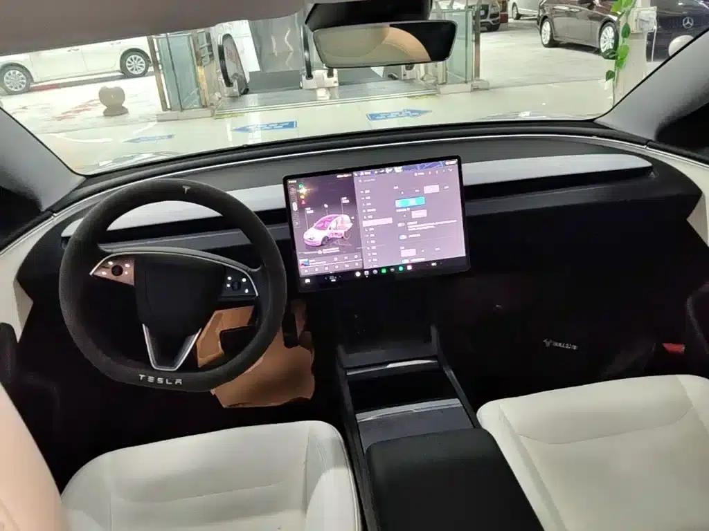 Model 3 2023 Rear-Wheel Drive — миниатюра 10
