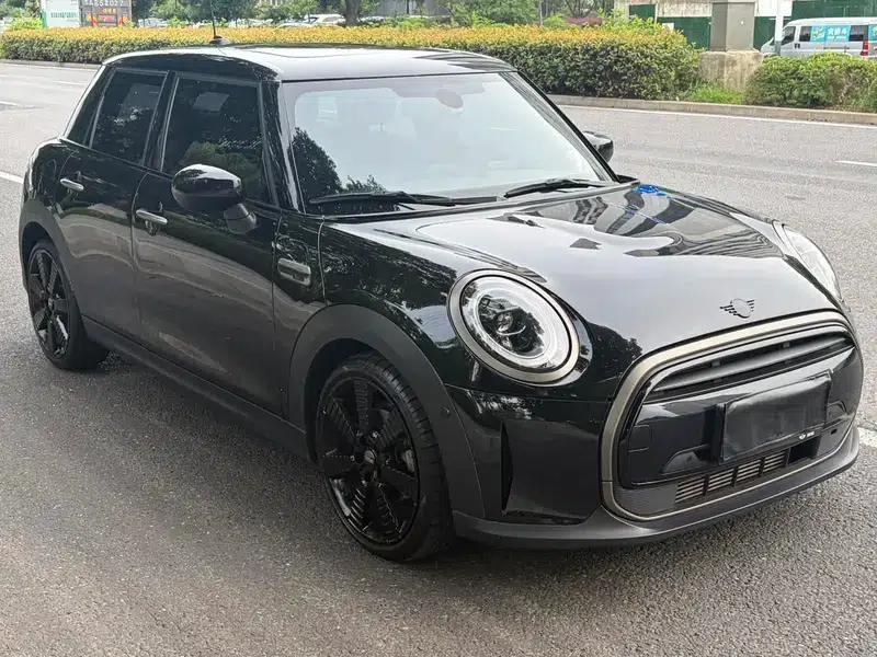 2023 MINI 1.5T COOPER King's Cross Edition (5-door version) — миниатюра 3