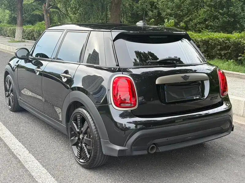 2023 MINI 1.5T COOPER King's Cross Edition (5-door version) — миниатюра 5
