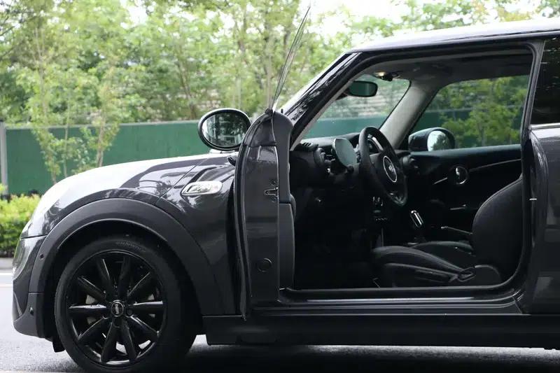 MINI 2021 2.0T COOPER S Collector's Edition — миниатюра 10