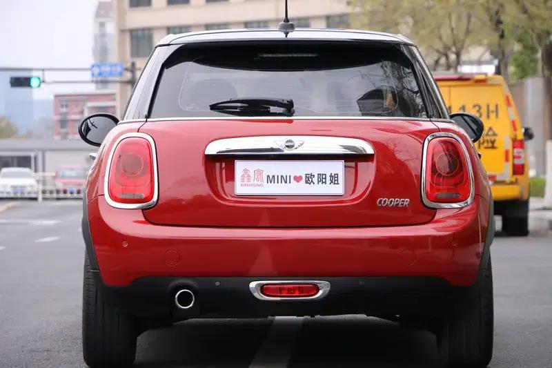 2016 MINI 1.5T COOPER Avant-garde 5-Door Edition — миниатюра 6