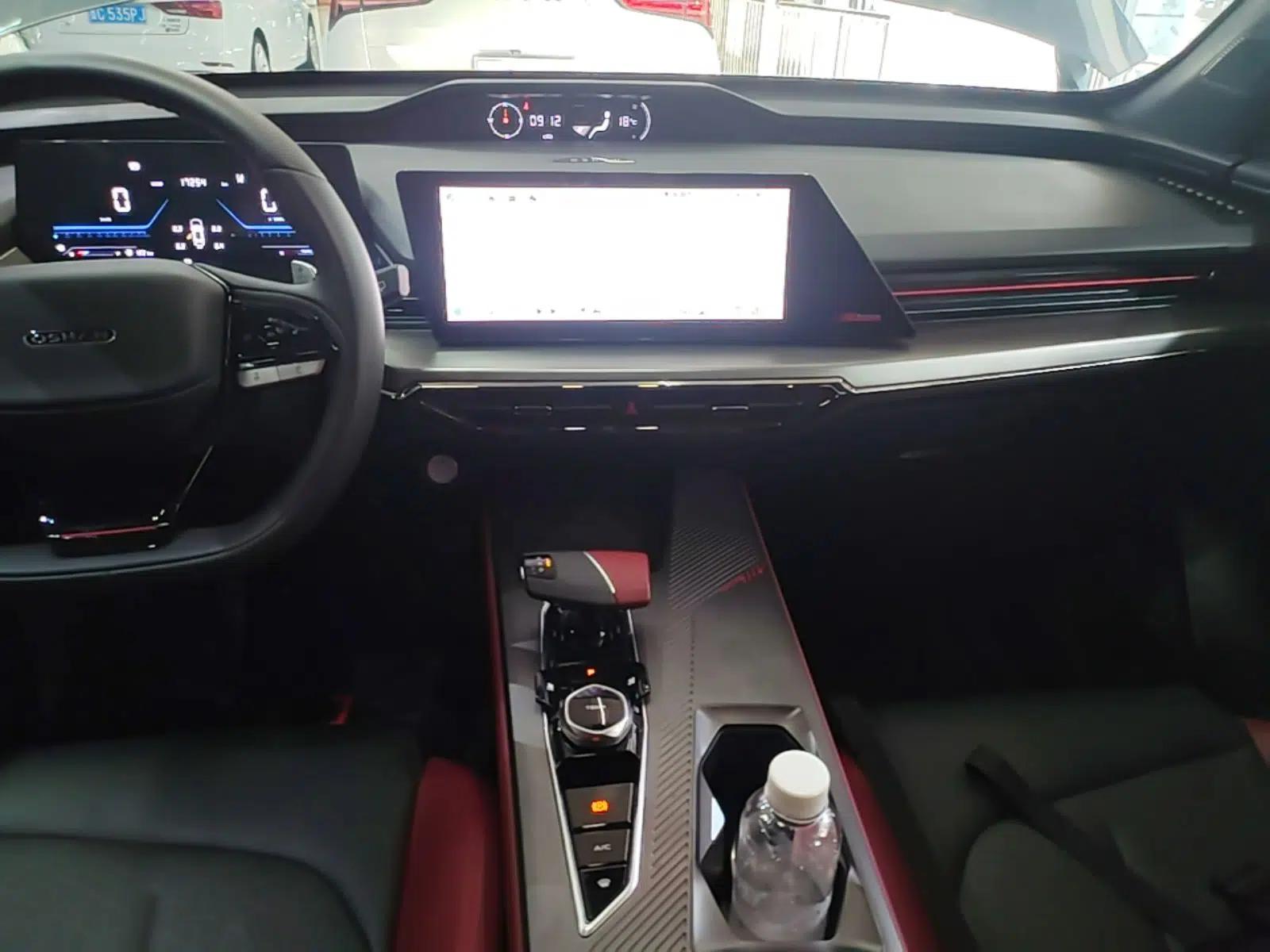 CHANGAN OSHAN Z6 2023 Blue Whale 1.5T DCT Smart Luxury Model — миниатюра 15