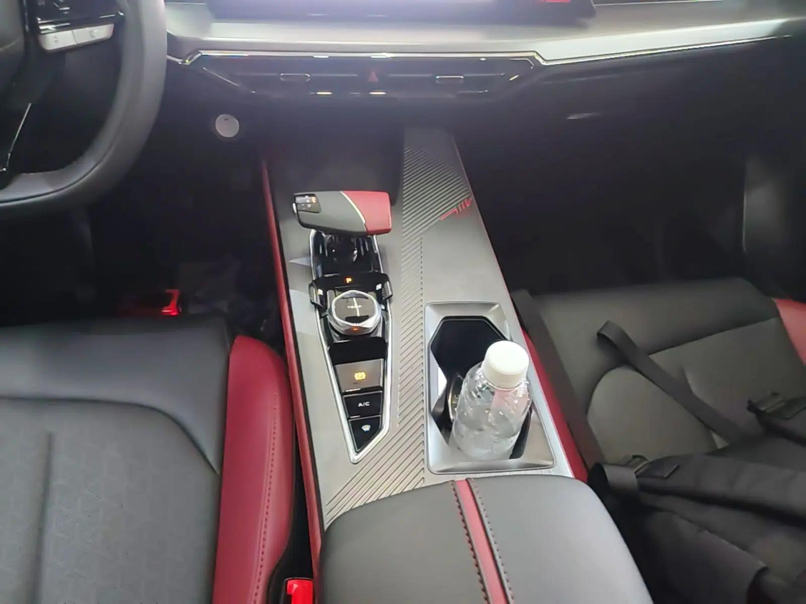CHANGAN OSHAN Z6 2023 Blue Whale 1.5T DCT Smart Luxury Model — миниатюра 16