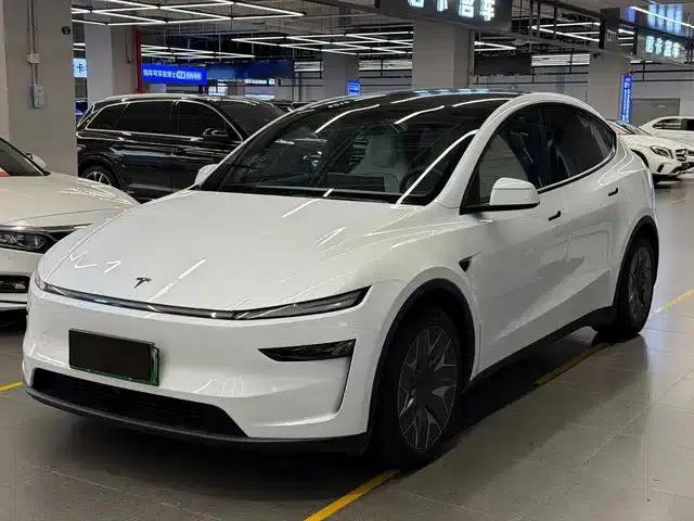 Model Y L 2025 Long Range All-Wheel Drive