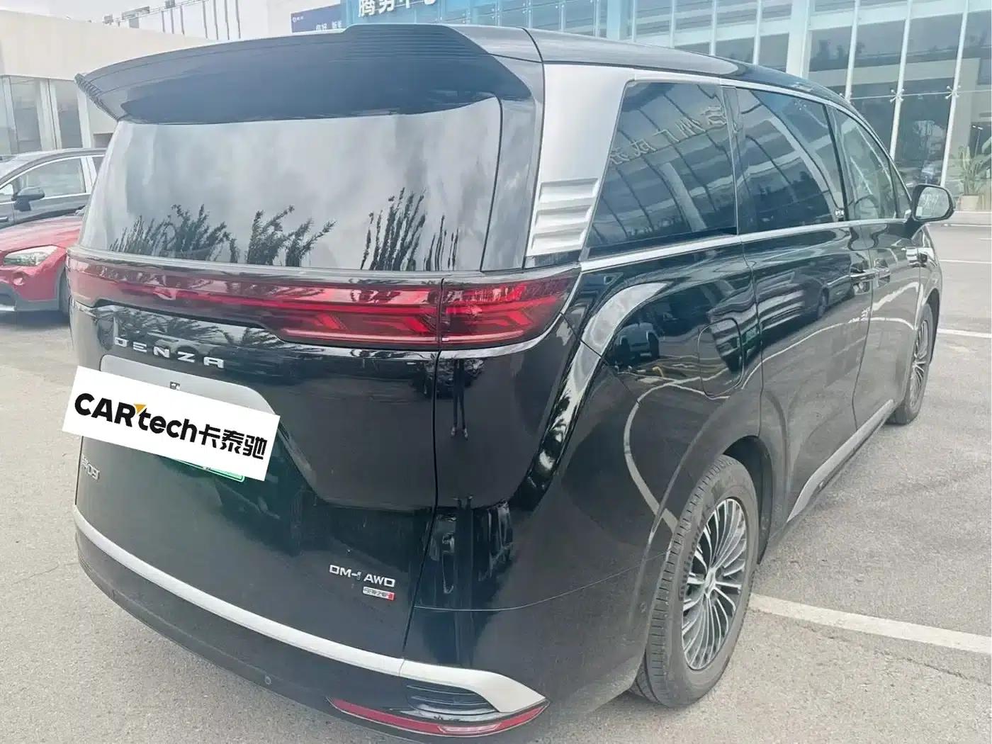 Denza D9 2025 DM-i Smart Driving Edition 1020 AWD Flagship Model — миниатюра 1
