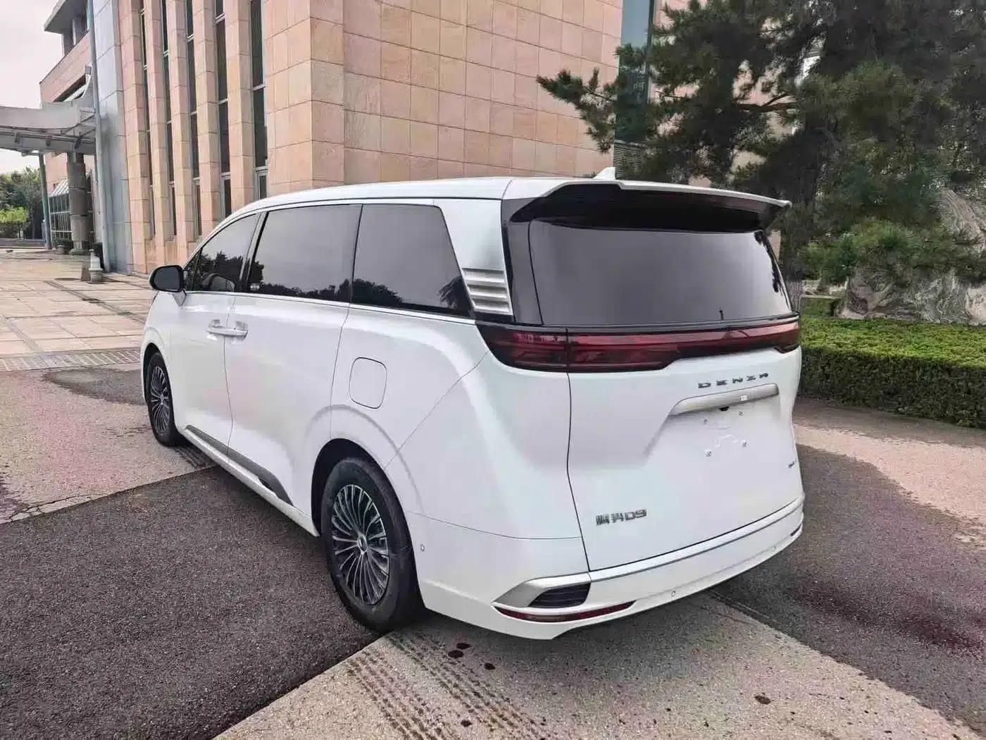 Denza D9 2024 DM-i 980 AWD Flagship — миниатюра 3