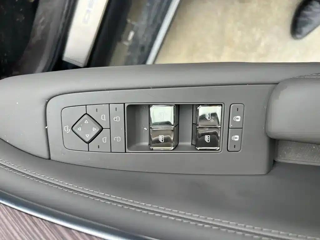 Denza N9 2025 Flagship Edition — миниатюра 10