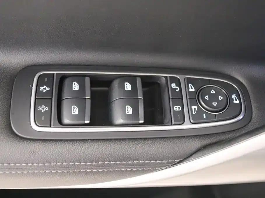 Denza X 2020 PHEV Flagship Edition — миниатюра 14