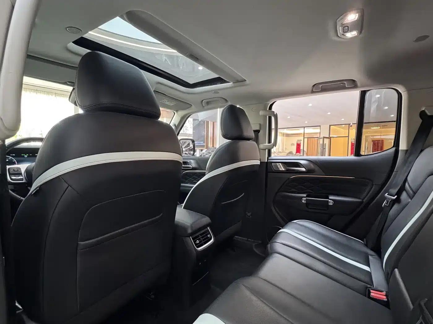The 2021 Tank 300 City Edition 2.0T is very stylish. — миниатюра 15