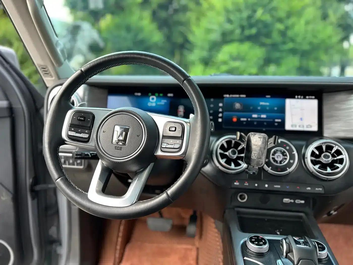 The 2023 Tank 300 City Edition 2.0T is very stylish. — миниатюра 11