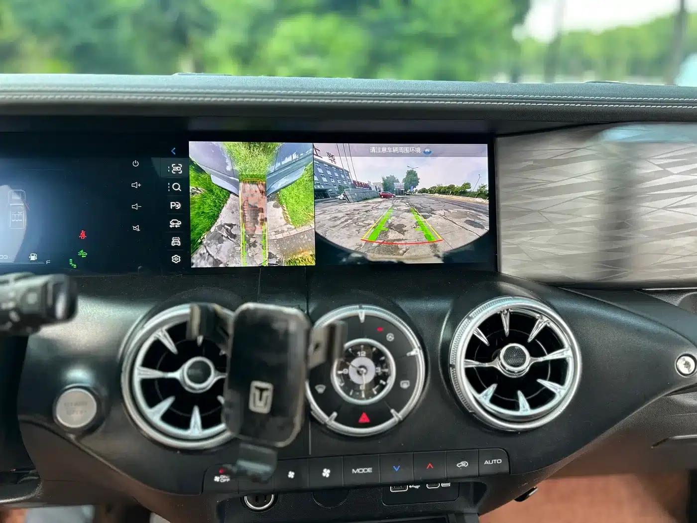 The 2023 Tank 300 City Edition 2.0T is very stylish. — миниатюра 12