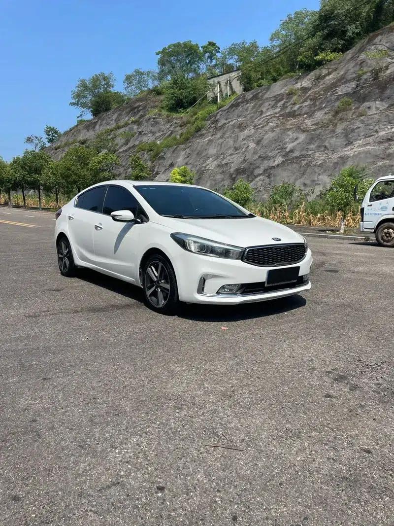 Kia K3 2017 1.6L Automatic 15th Anniversary Special Edition GLS — миниатюра 3
